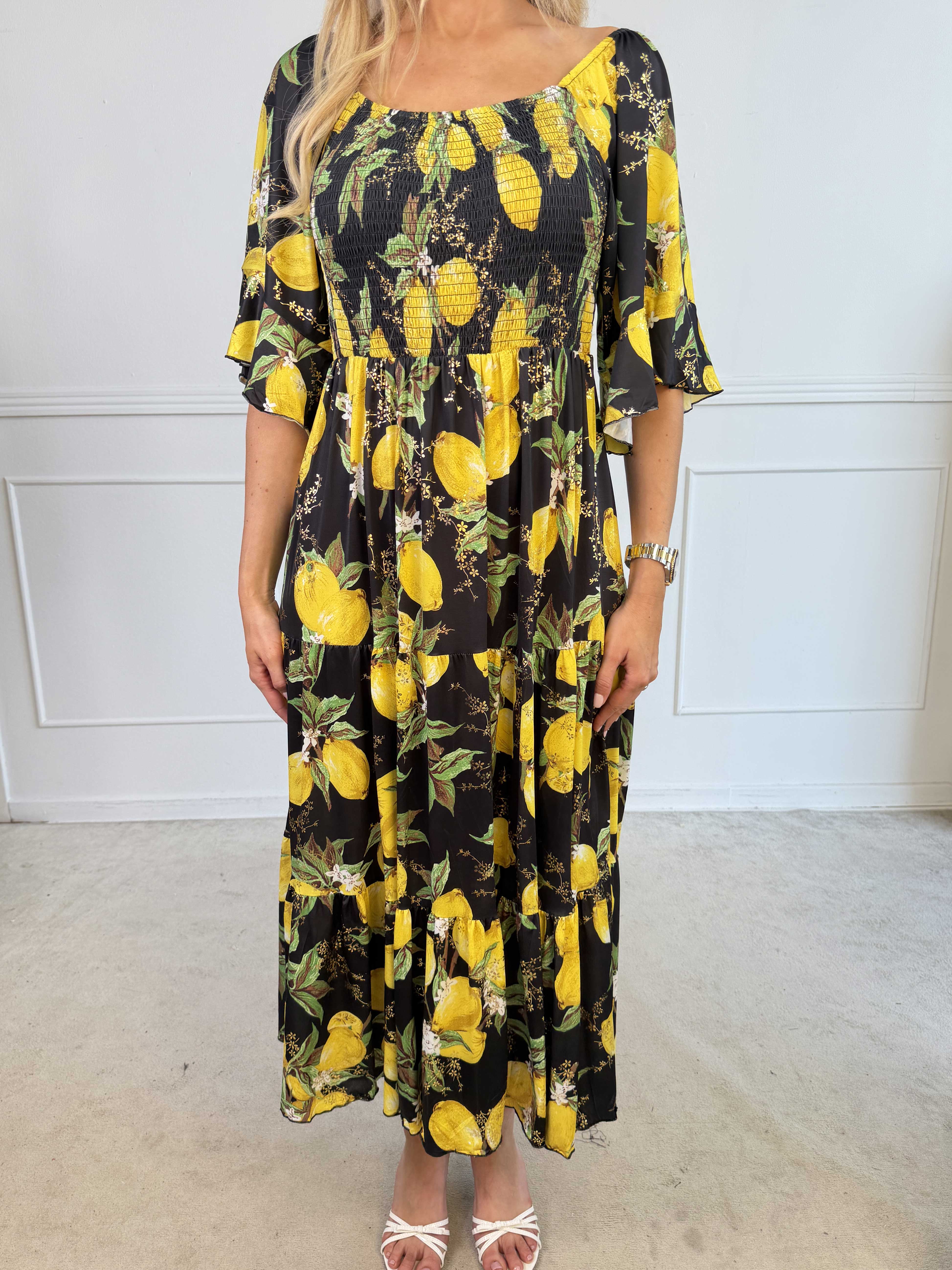 Elna Lemon - Lang elastisk plus size kjole med citroner og smock over brystet